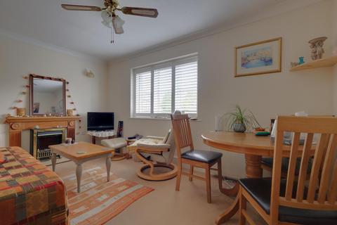 2 bedroom flat for sale, Walberton Court, St Colemans Avenue, Cosham