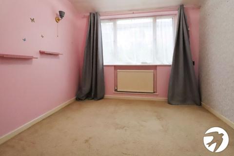 5 Hillside, Erith, DA8 1DA