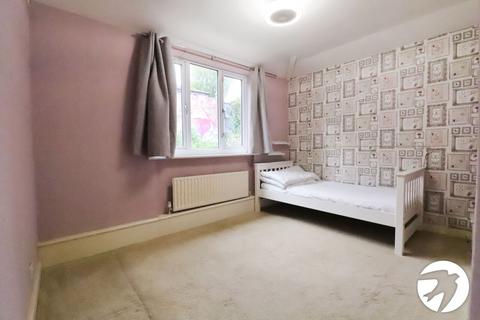 5 Hillside, Erith, DA8 1DA