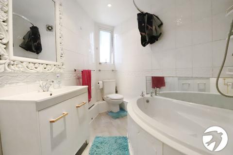 5 Hillside, Erith, DA8 1DA