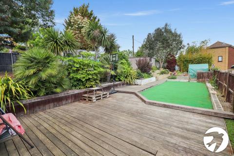 5 Hillside, Erith, DA8 1DA