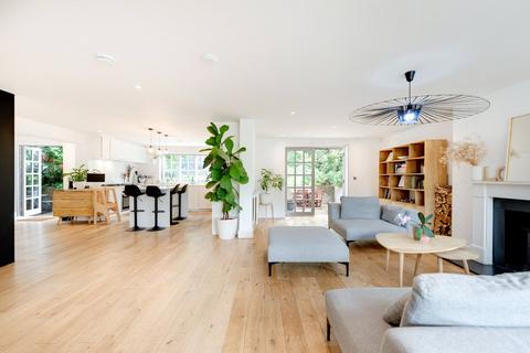 4 bedroom detached house for sale, Hampstead Way, London
