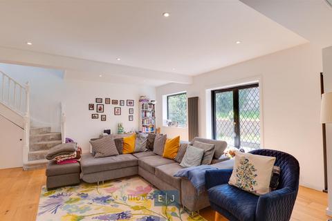 3 bedroom detached house for sale, Scotland Road, Buckhurst Hill IG9