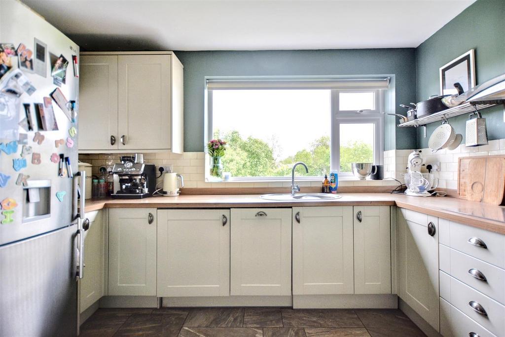 Kitchen 3.jpeg
