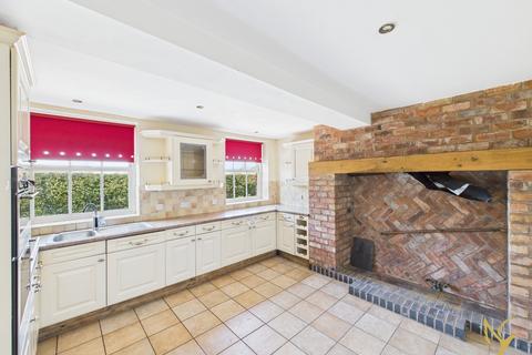 undefined, Worcester WR6