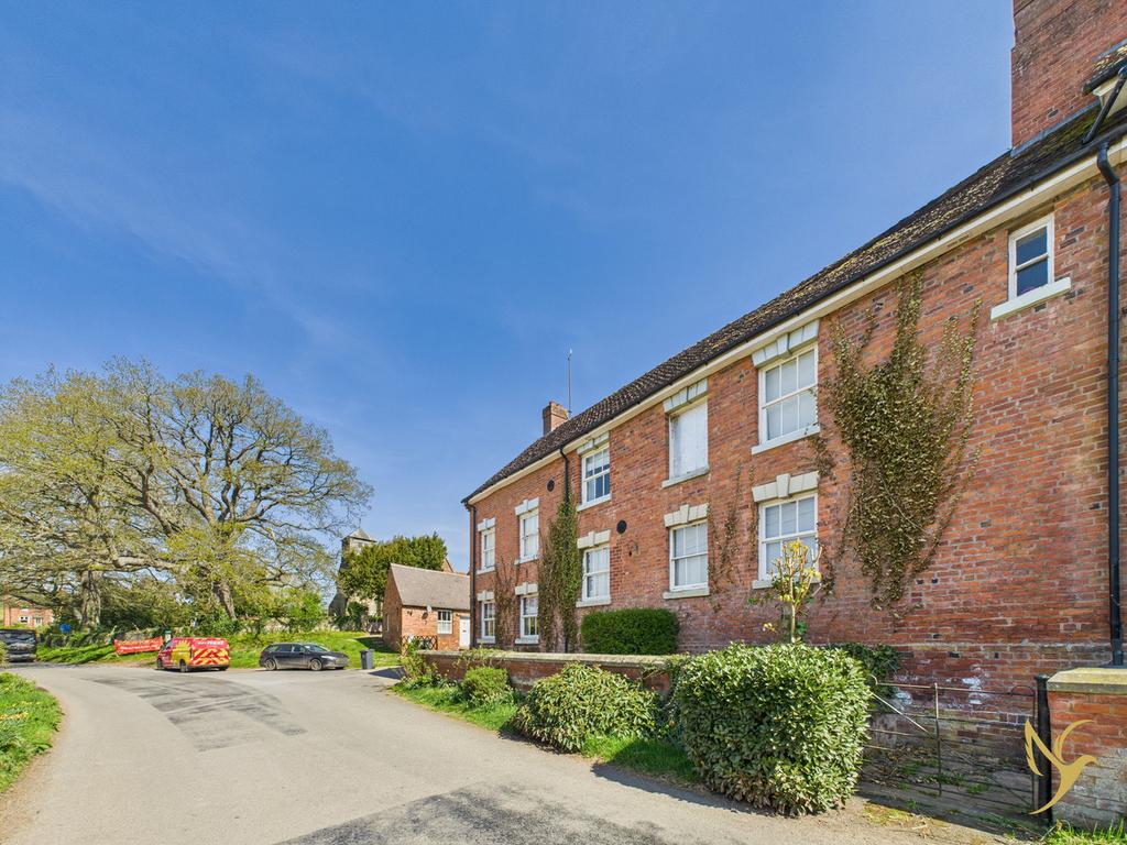 Worcester WR6 4 bed semi-detached house for sale - £400,000