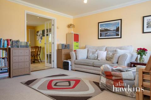 57 Saffron Close, Royal Wootton Bassett, Swindon, SN4 7JB