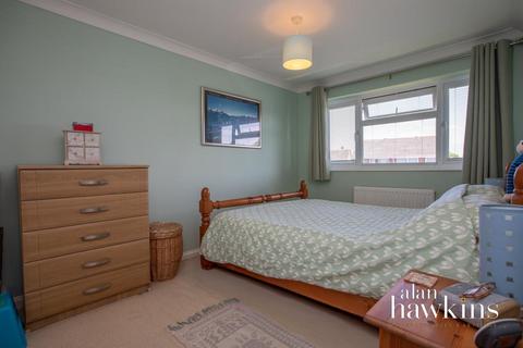 57 Saffron Close, Royal Wootton Bassett, Swindon, SN4 7JB