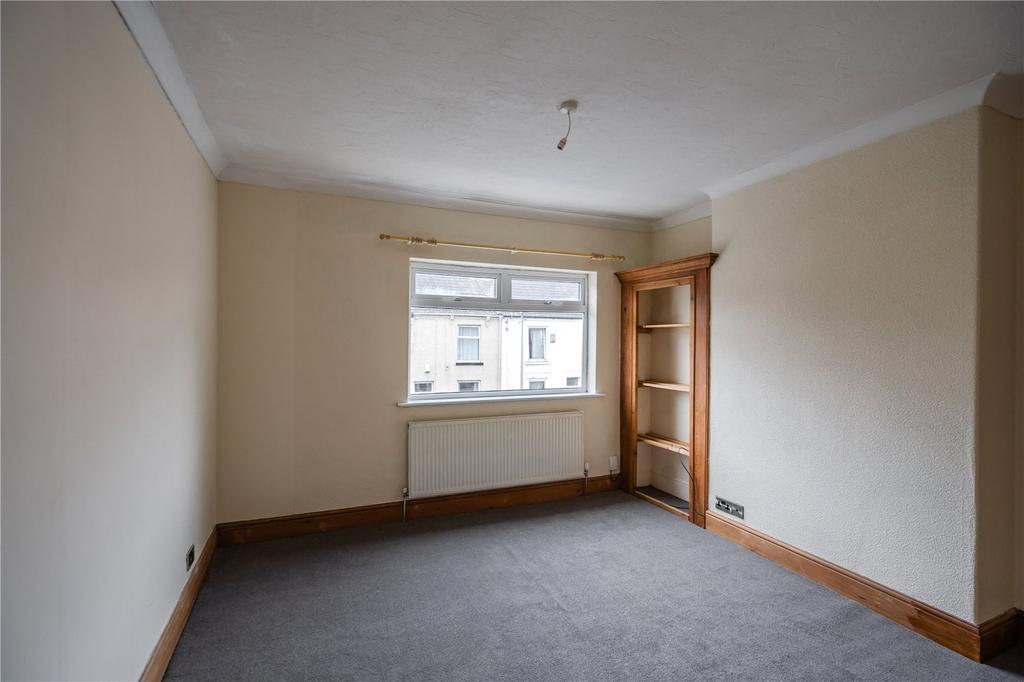 Bedroom 1 (2)