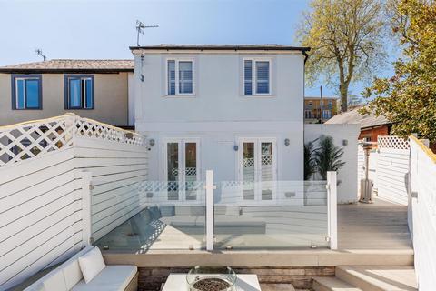 3 bedroom semi-detached house for sale, Cowes, Isle of Wight