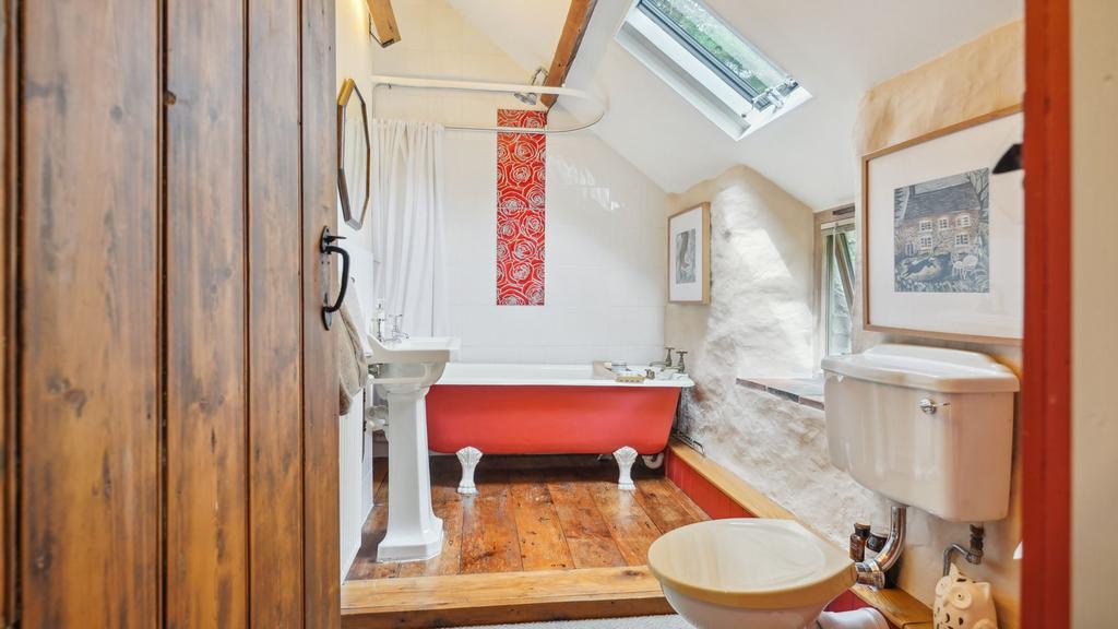 Family Bathroom: