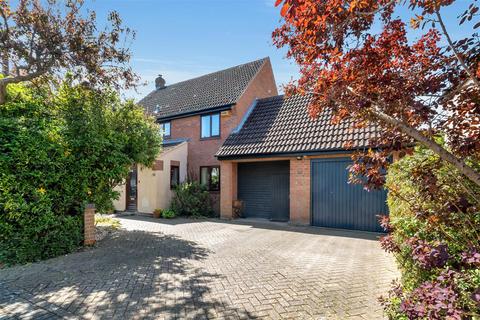 4 bedroom link detached house for sale, Farinton., Two Mile Ash, Milton Keynes
