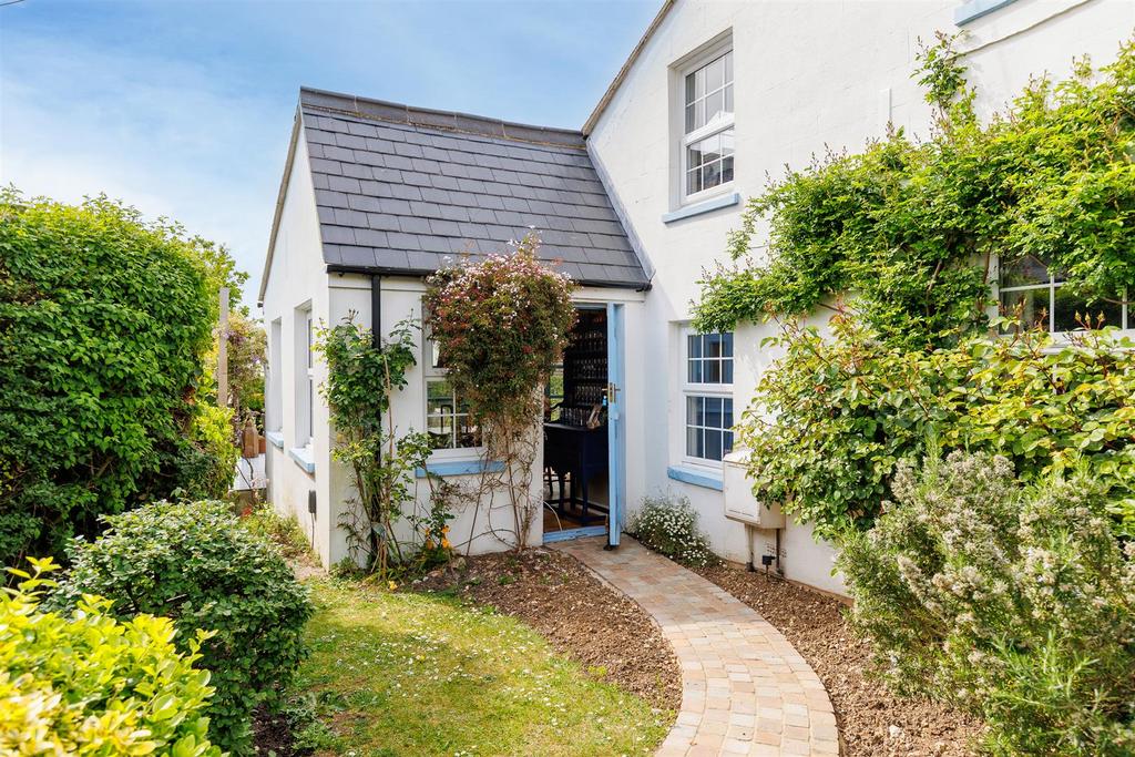32 Church Road
