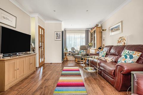 33 Garrick Close, Staines-upon-thames, TW18 2PQ