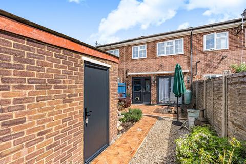 33 Garrick Close, Staines-upon-thames, TW18 2PQ