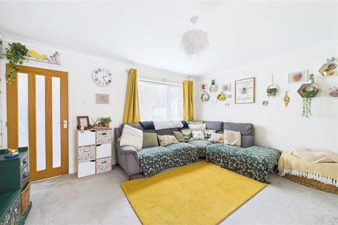20 Blackthorn Square, Clevedon, BS21 5EF