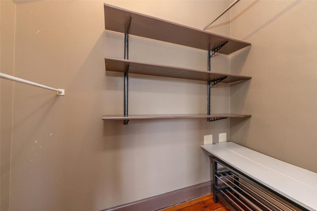 Walk-In Wardrobe