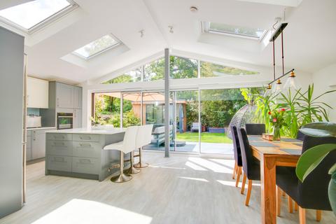 21 Cobden Crescent, Southampton, SO18 4EX