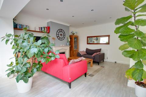 21 Cobden Crescent, Southampton, SO18 4EX