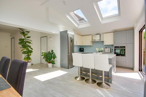 21 Cobden Crescent, Southampton, SO18 4EX