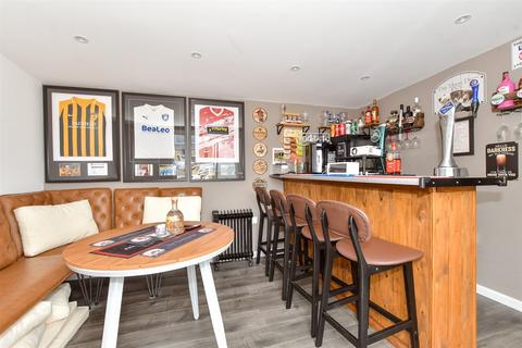 4 bedroom terraced house for sale, Reculvers Road, Westgate-On-Sea CT8