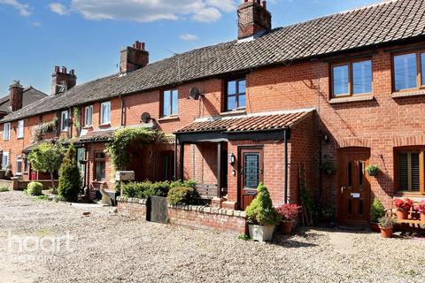 Harling Road, Roudham