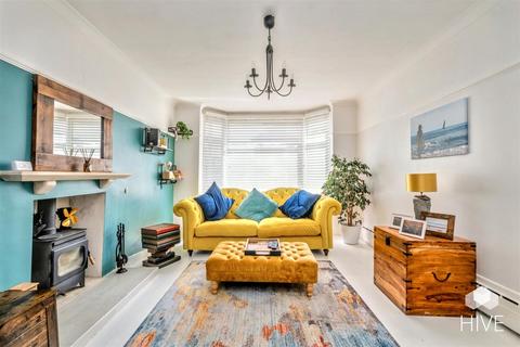 15 Douglas Road, Bournemouth, BH6 3ER