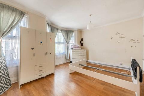 2 bedroom maisonette for sale, Graham Road, Wealdstone, London, HA3