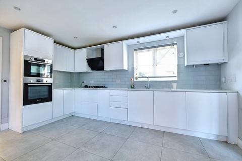 16 Abell Way, Springfield, Chelmsford, CM2 6WU