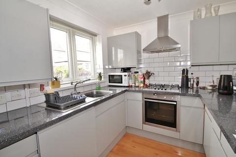 90 Barrington Close, Witney, OX28 5FL