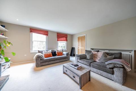 undefined, London Road, Mitcham, CR4