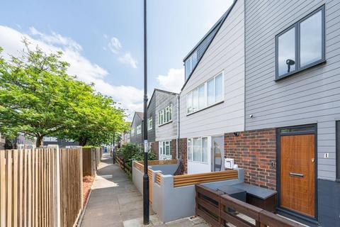 4 bedroom terraced house for sale, Napier Close, Deptford, London, SE8