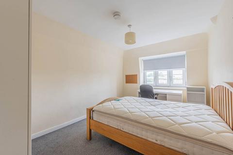 undefined, Sutton Street, Shadwell, London, E1