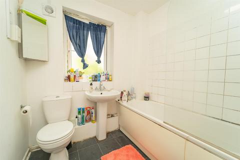 1 bedroom flat for sale, Lees Hall Court, Fallowfield