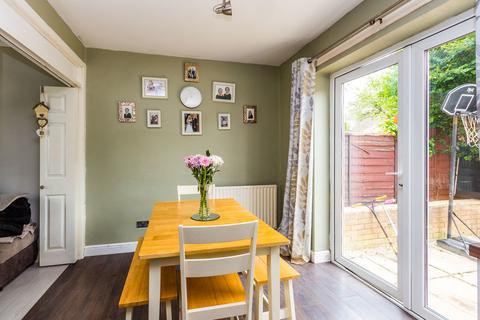 10 Barnwell Drive, Rushden, NN10 9HP