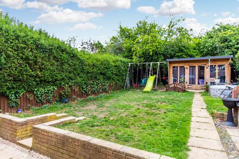 10 Barnwell Drive, Rushden, NN10 9HP