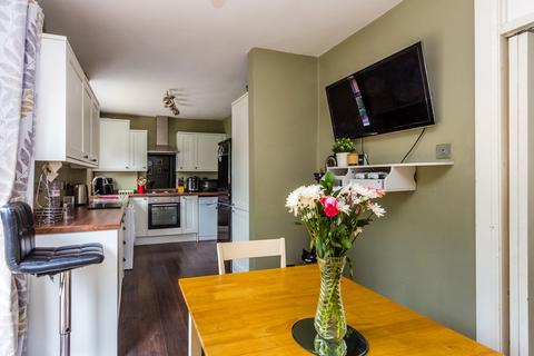 10 Barnwell Drive, Rushden, NN10 9HP