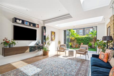 35 Muncaster Road, London, SW11 6NX