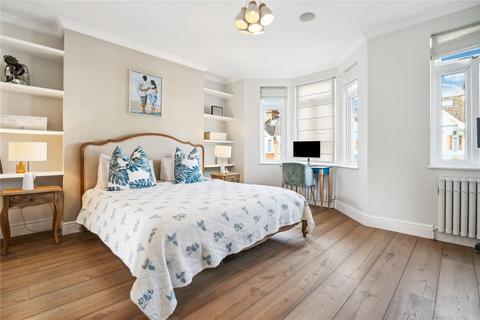 35 Muncaster Road, London, SW11 6NX