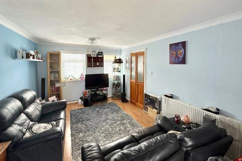 8 Glebe Close, Great Wakering, Southend-on-sea, SS3 0DZ
