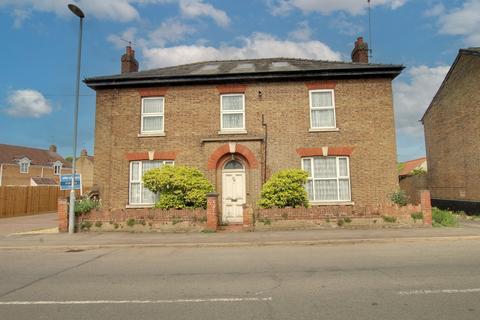 High Street, Chatteris
