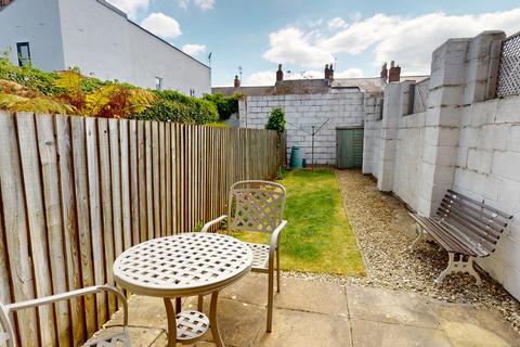 8 Fairview Close, Cheltenham, GL52 2LB