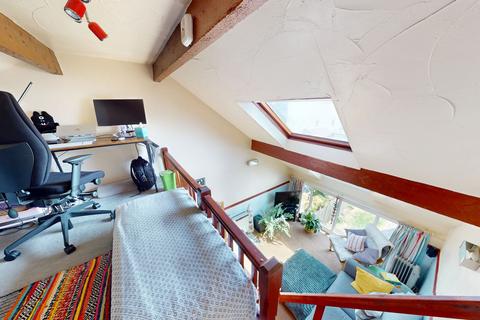 8 Fairview Close, Cheltenham, GL52 2LB
