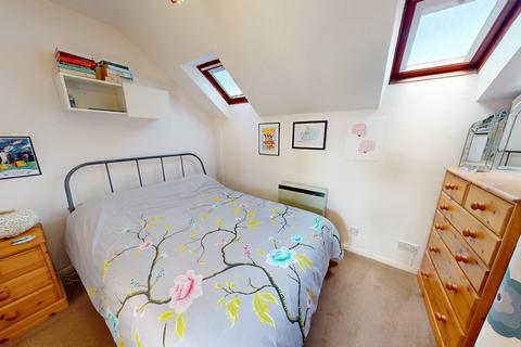 8 Fairview Close, Cheltenham, GL52 2LB