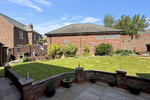 4 bedroom detached house for sale, Lacock Gardens, Hilperton