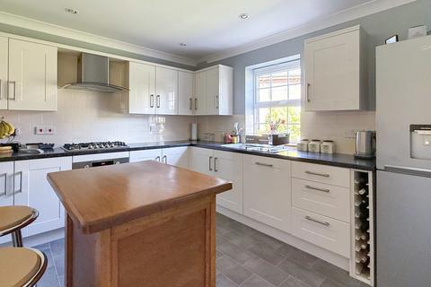 4 bedroom detached house for sale, Lacock Gardens, Hilperton
