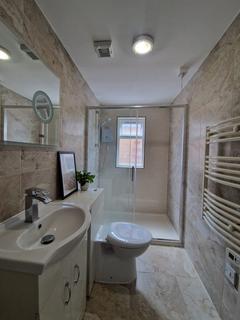 2 bedroom flat to rent, Conway Road, Whitton TW4