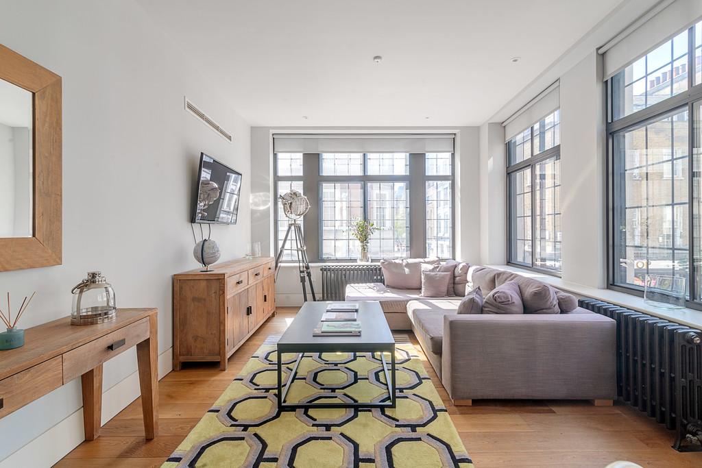 Paramount House 06