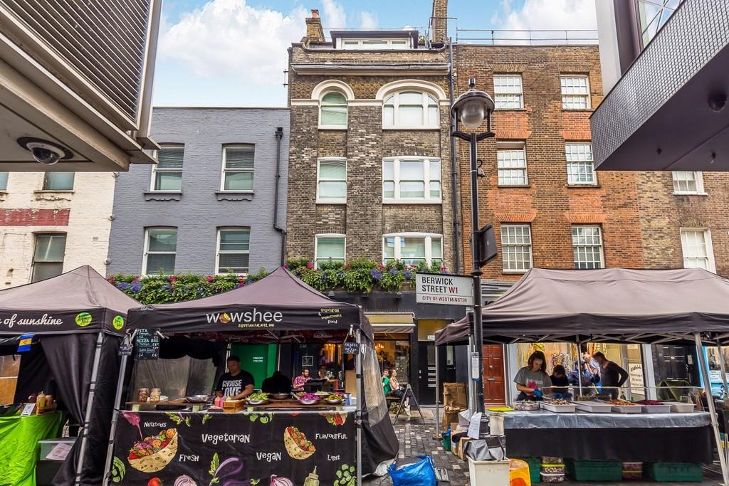 Berwick Street 17 Flat D - ext-2