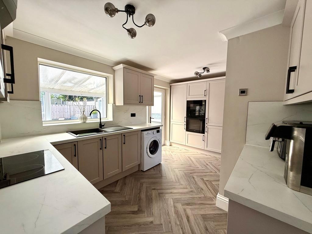 8 breckbank kitchen